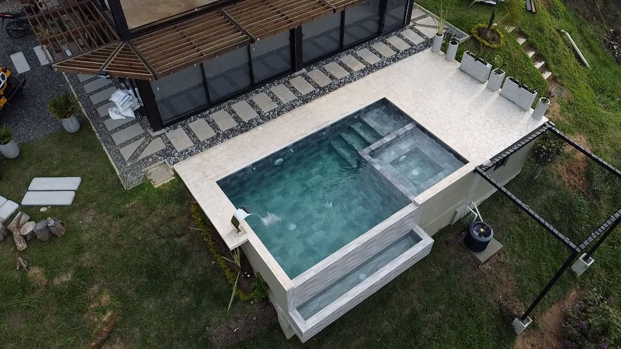 Lee más sobre el artículo Reconocimiento al proyecto de mes de abril 2024: Piscina nueva o de renovación con membrana armada reforzada (MAR)